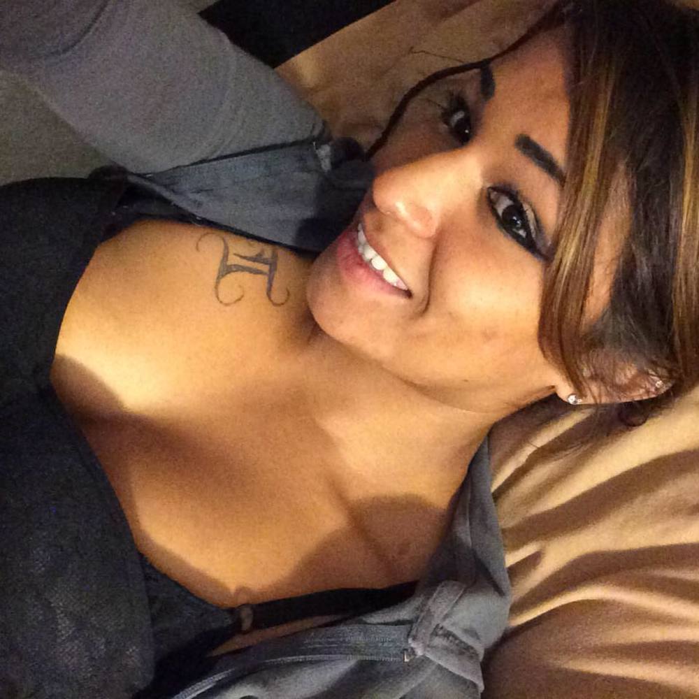 Meet your Posher, Tia